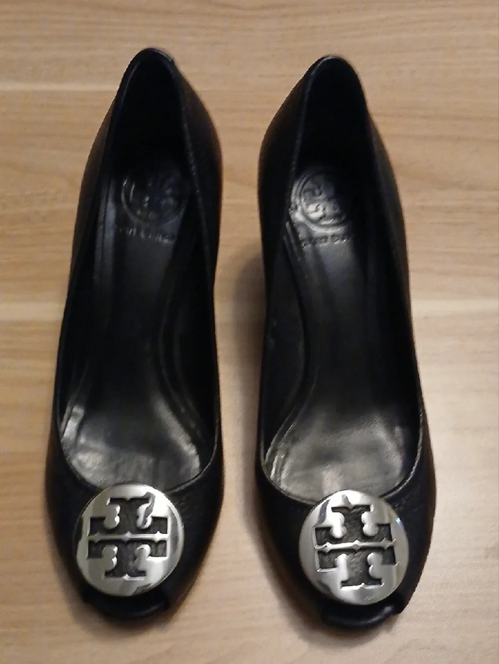 Tory Burch Black Pebble Leather Peep-Toe Wedges with Silver  Medallion Size 8M